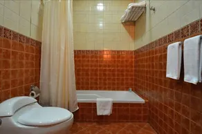 Belle Vue Inn Hotel - Image 5