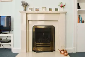 Cosy Home With Views of Arthur's Seat - Image 2