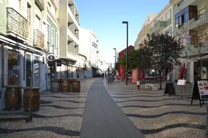 Apartment with one bedroom in Almada with wonderful city view balcony and WiFi 10 km from the beach - Image 4