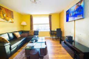 Laigpark View Apartment - Image 4