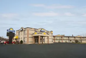 Days Inn by Wyndham Brockville - Image 5