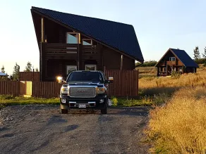 Akureyri Log Cabin - Image 3