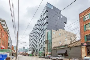 Amazing 1BR in Popular King West - Image 3