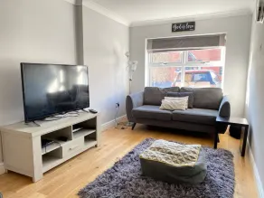 4-bed House With Private Garden in Barnsley! - Image 3