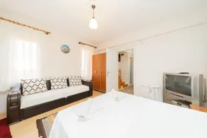 Lovely Villa With Pool and Garden in Antalya - Image 2