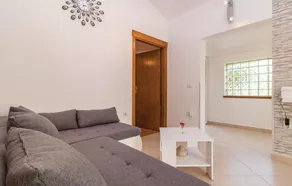 Beautiful Home in Pula With Wifi and 2 Bedrooms - Image 3