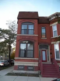 Bucktown, Urban Luxury and Convenience, Near L Train Stop at Western - Image 3