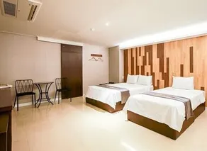 Breeze Hotel - Image 2