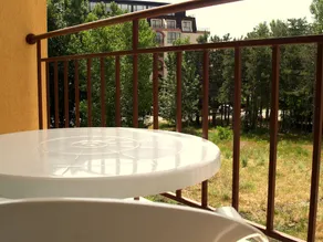 Corsica Apartments - Image 4