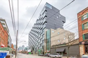 Luxury 1BR in the Heart of King West - Image 4
