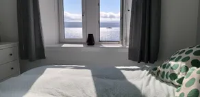 Captivating 1-bed Apartment sea Views,in Innellan - Image 4