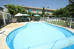 Studio in Suze-la-rousse, With Pool Access, Enclosed Garden and Wifi - Image 2
