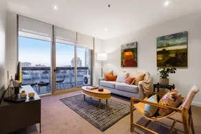 Auguste 2 BDR Melbourne Apartment - Image 2