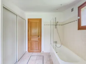 Plush Holiday Home in Tourrettes With Private Swimming Pool - Image 4
