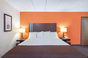 AmericInn Lodge & Suites Carlton - Image 2