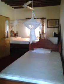 Visitor's Inn - Image 4