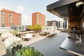 TALIA, 1BDR Carlton Apartment - Image 3