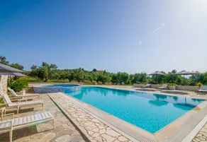 Amazing Villa with private pools and sea views - Image 5