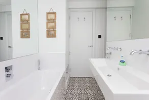 Luxury Victorian 3Bed Home in Central London - Image 2