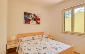 Amazing Apartment in Briatico With Wifi and 2 Bedrooms - Image 2
