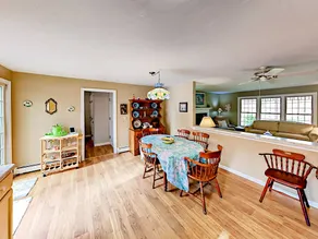 Barnstable Ge 4br W/ Yard 4 Bedroom Home - Image 2