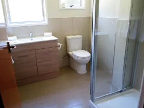 Colonial Motel - Image 4