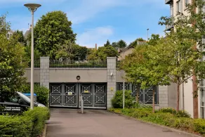 Deluxe and Secure Apartment Close to Aberdeen City Centre - Image 5