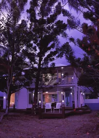 The Pines Luxury Beachfront House - Image 2