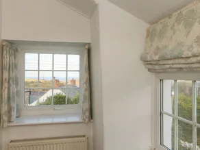 Fuchsia Cottage - Image 3