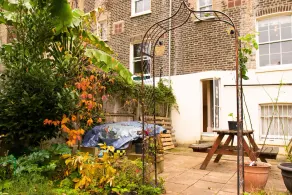 Trendy Two Bed Apartment With Private Garden - Image 5