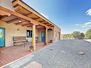 All-new Desert Hideaway: Mountain Views & Hot Tub 3 Bedroom Home - Image 5