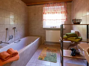 Nice flat with sauna, covered terrace, garden and tree house for children - Image 5