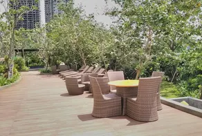 Spacious Studio Madison Park Apartment Beside Central Park Mall - Image 3