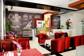 Rainbow Hotel - Image 5
