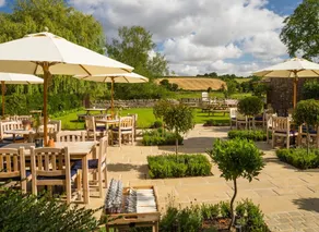 The Maytime Inn - Image 4