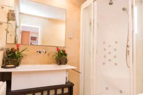 Go Barcelona Guest House - Image 2
