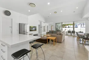 Perfect Family Holiday Home on Noosa Sound - 3 Key Court - Image 2