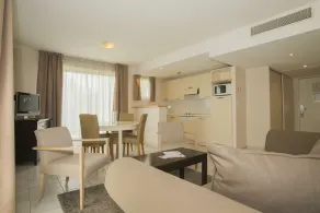 Excel Suites 206 YourHostHelper - Image 4