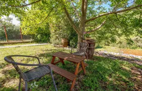 Stunning Apartment in Brsec With 1 Bedrooms and Wifi - Image 2