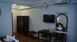 Summer Palace Hotel - Image 4