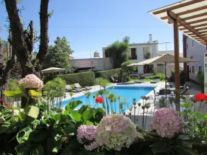 Queen's Villa - Image 3