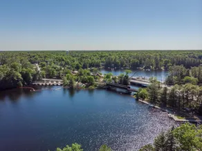 Bala Retreat Walking Distance to Bala on Beautiful Lake Muskoka - Image 2