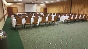 Howard Johnson by Wyndham Merrillville - Image 2