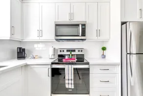 1BR Apt w King Bed Netflix - Near DT Hamilton - Image 3