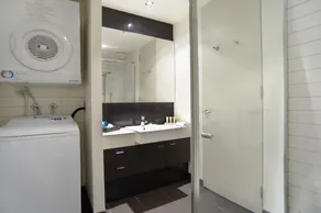 Amity Apartment Hotel South Yarra - Image 5