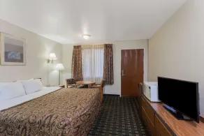 Days Inn By Wyndham Anaheim West - Image 3