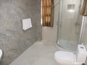 Imerex Plaza Hotel - Image 2