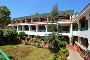 OYO 8600 Hotel Deepali Executive - Image 5