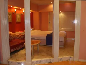 Hotel Large - Image 4