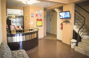 Leos Komfort Inn - Image 2